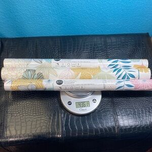 2 NWT+1 Roommates Perennial Blooms 20.5”x16.5ft Peel&Stick Wallpaper MADE IN USA